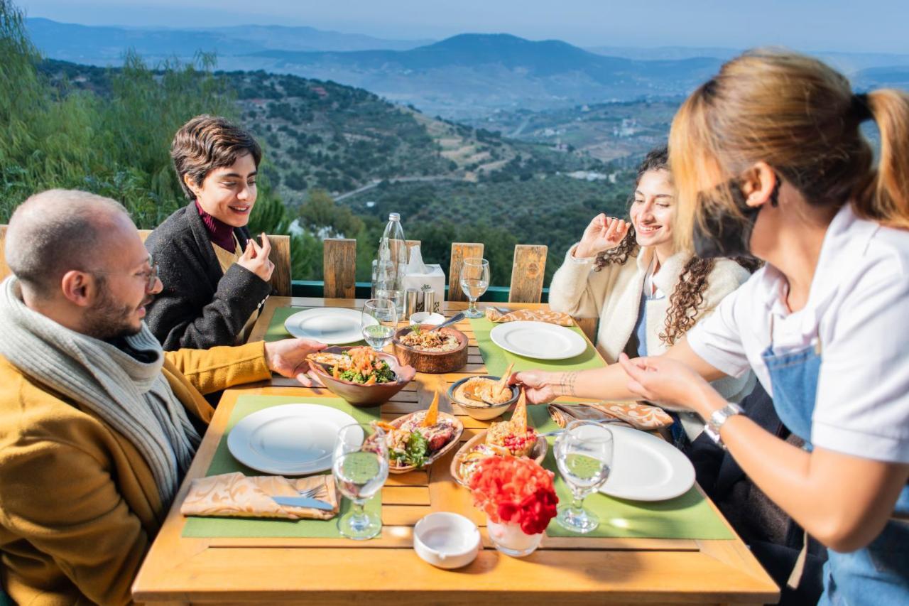 Mountain Breeze Lodge & Resort 알 살트 외부 사진