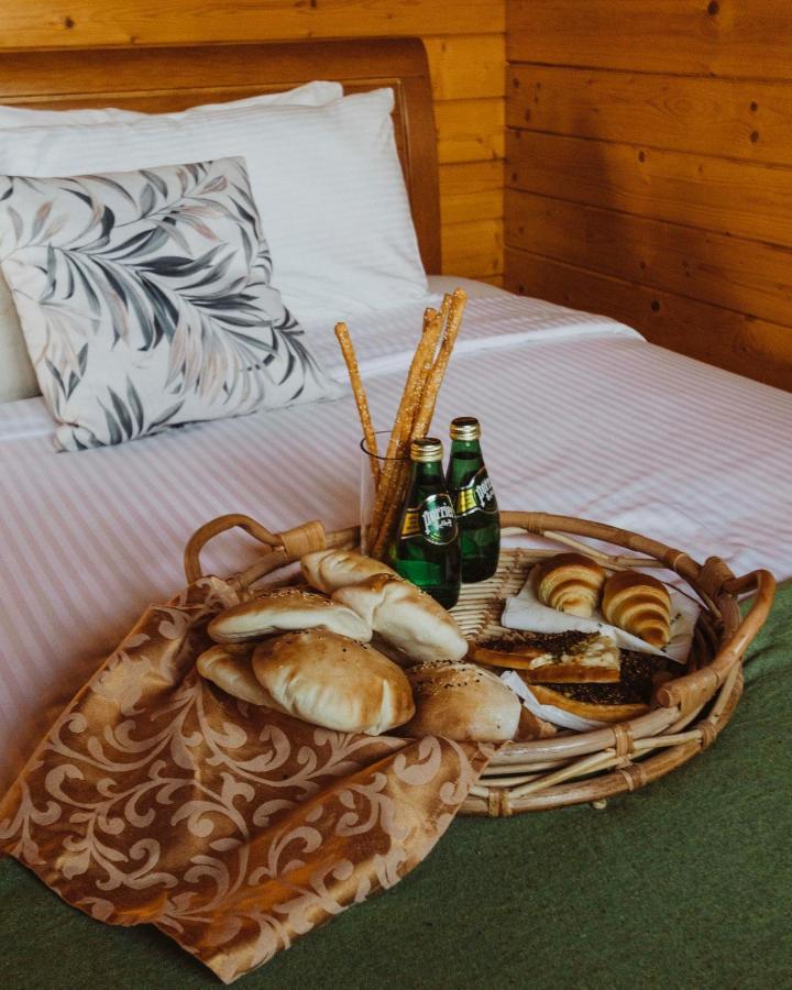 Mountain Breeze Lodge & Resort 알 살트 외부 사진
