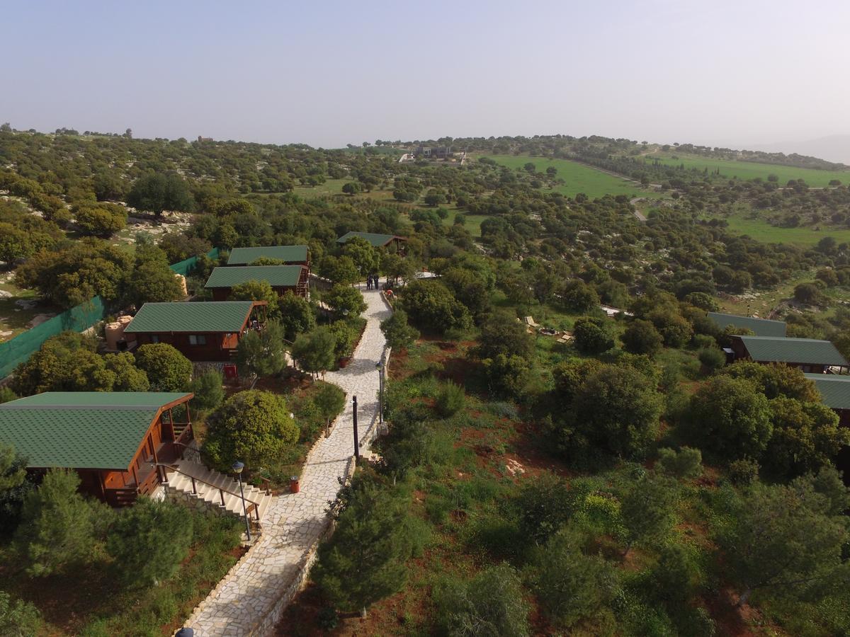 Mountain Breeze Lodge & Resort 알 살트 외부 사진