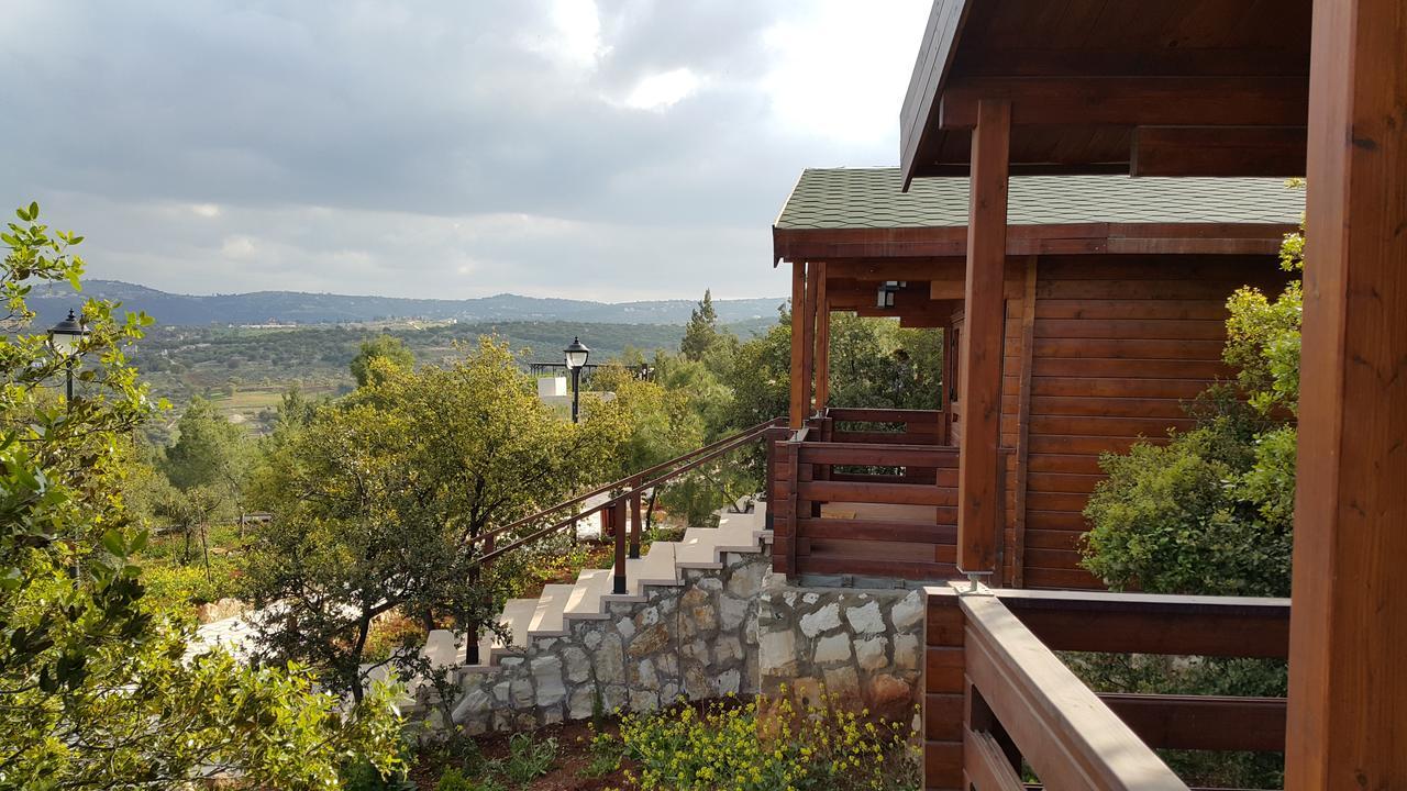 Mountain Breeze Lodge & Resort 알 살트 외부 사진