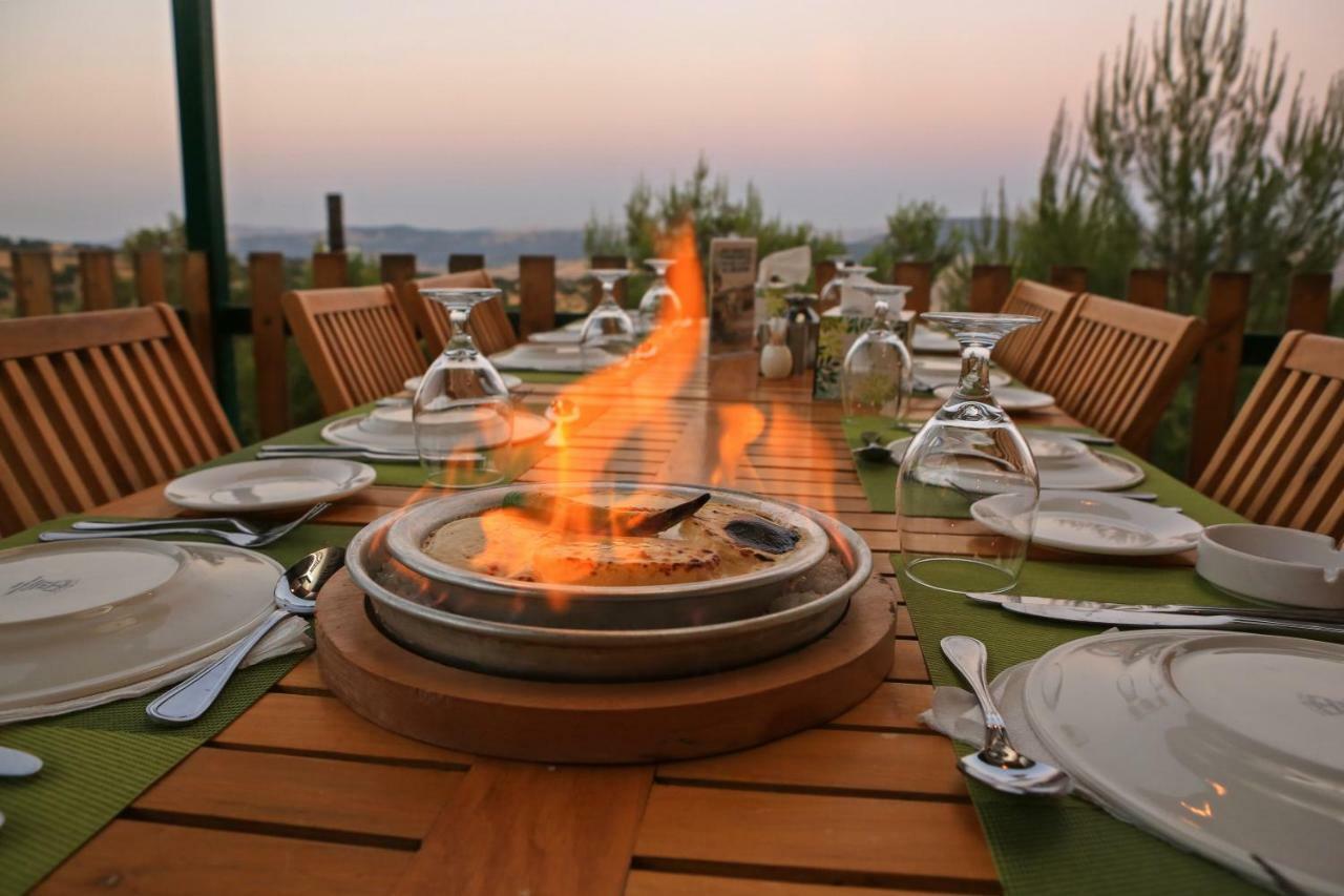 Mountain Breeze Lodge & Resort 알 살트 외부 사진