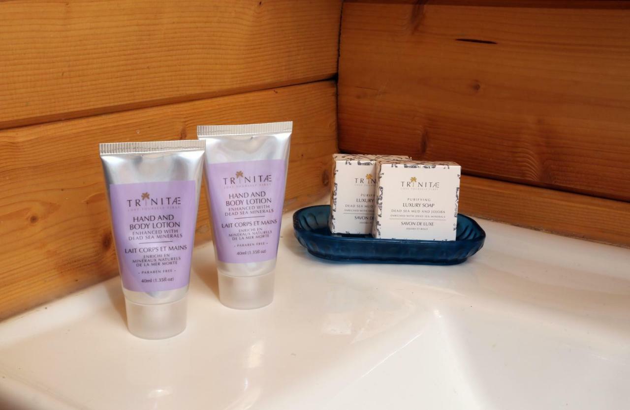 Mountain Breeze Lodge & Resort 알 살트 외부 사진